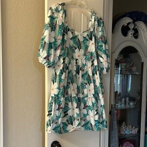 JODIFL Green and White Floral Dress
